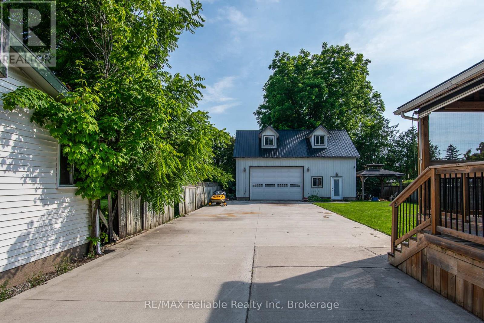 41 John Street, Huron East, Ontario  N0K 1W0 - Photo 12 - X12264629