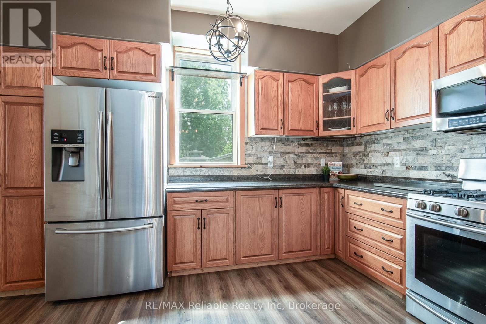 41 John Street, Huron East, Ontario  N0K 1W0 - Photo 21 - X12264629