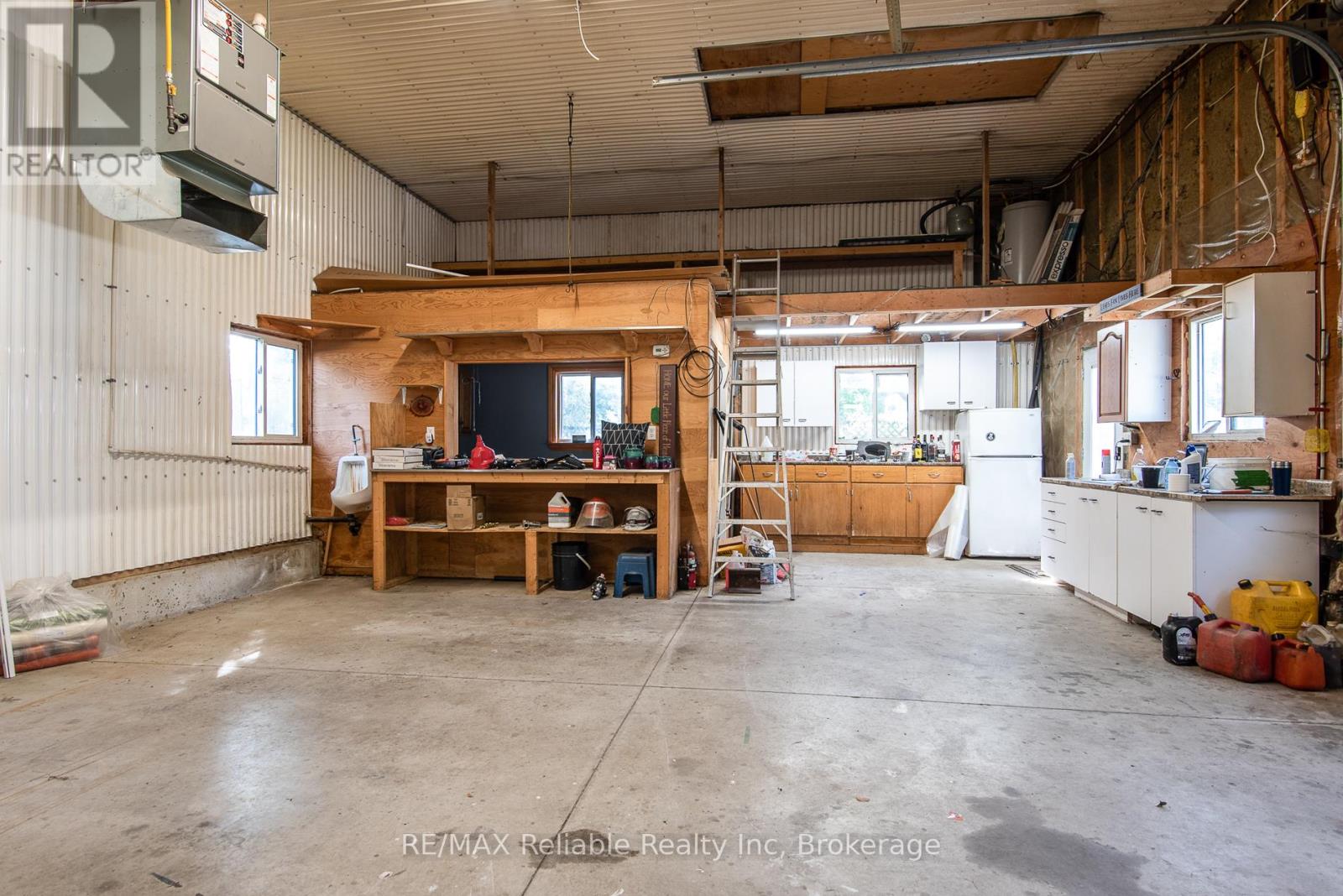 41 John Street, Huron East, Ontario  N0K 1W0 - Photo 46 - X12264629