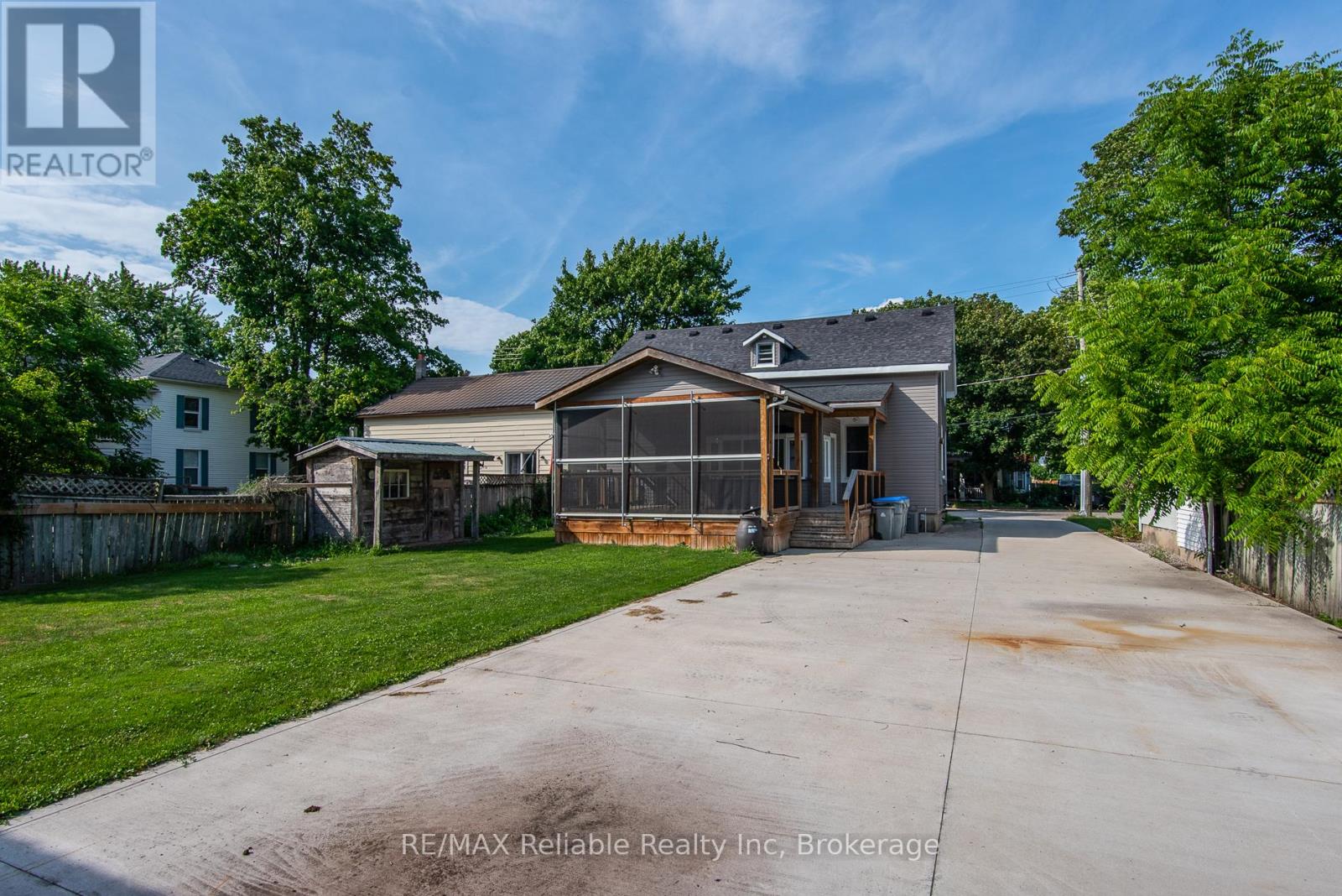 41 John Street, Huron East, Ontario  N0K 1W0 - Photo 8 - X12264629