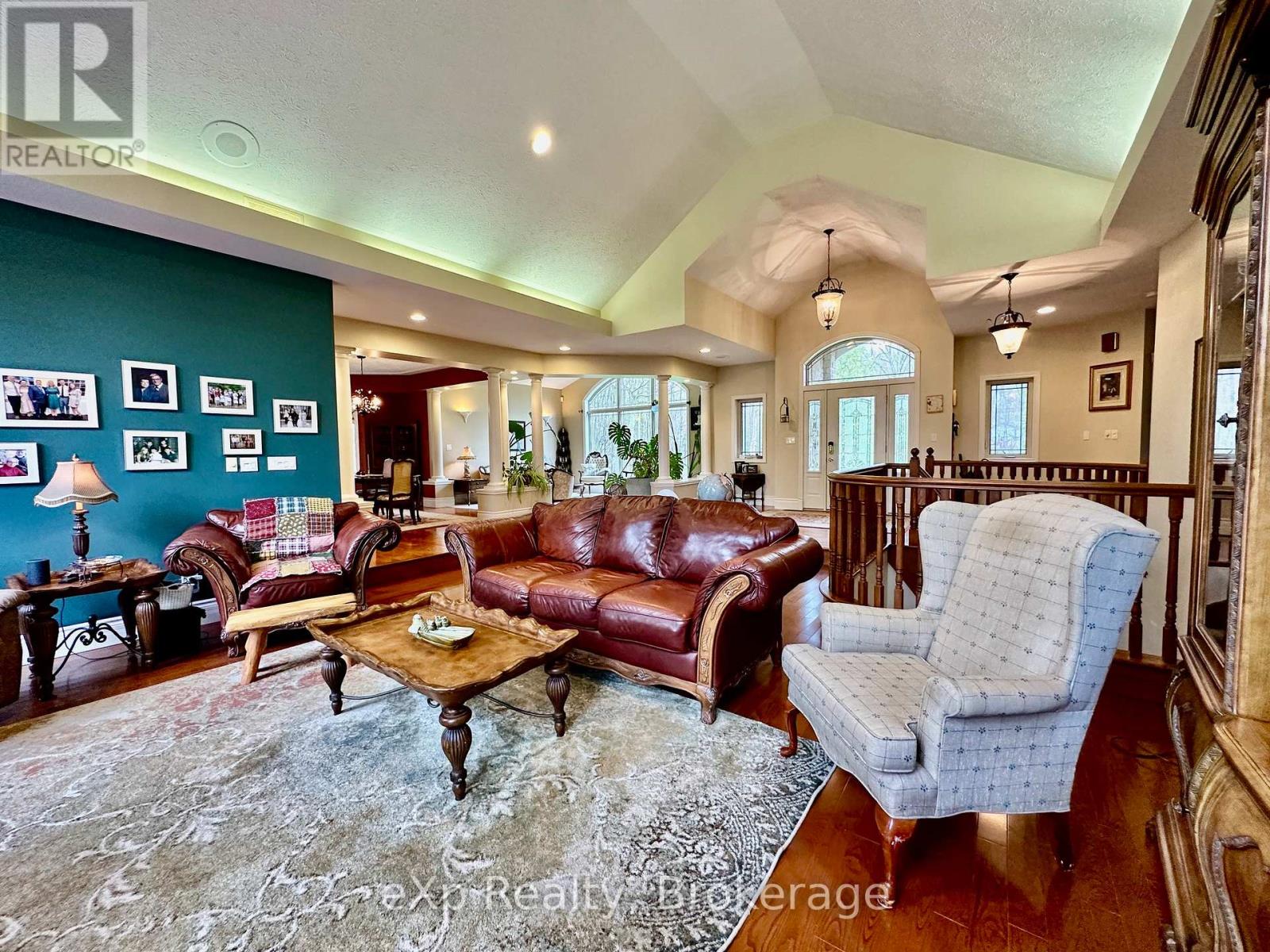 59 Maple Creek Drive, Brockton, Ontario  N0G 2V0 - Photo 7 - X12264676