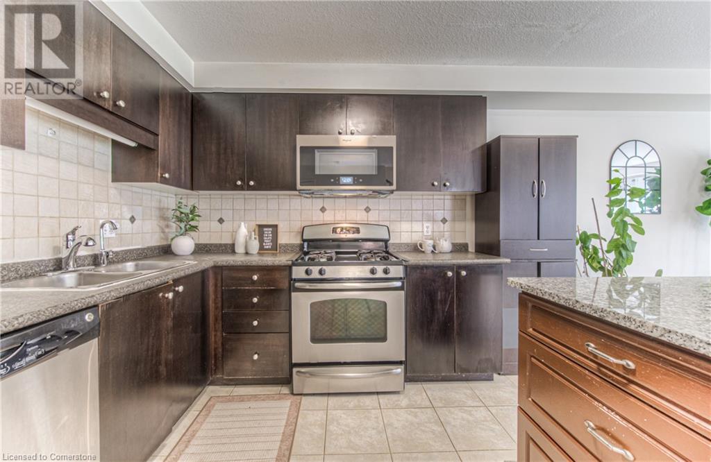 1332 Countrystone Drive, Kitchener, Ontario  N2N 3R9 - Photo 13 - 40748274