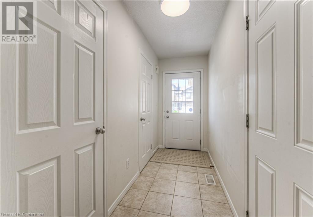 1332 Countrystone Drive, Kitchener, Ontario  N2N 3R9 - Photo 5 - 40748274
