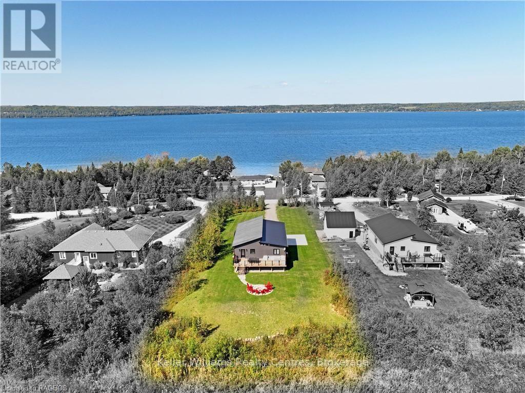 138 Sunset Boulevard, Georgian Bluffs, Ontario  N0H 2T0 - Photo 2 - X12264950