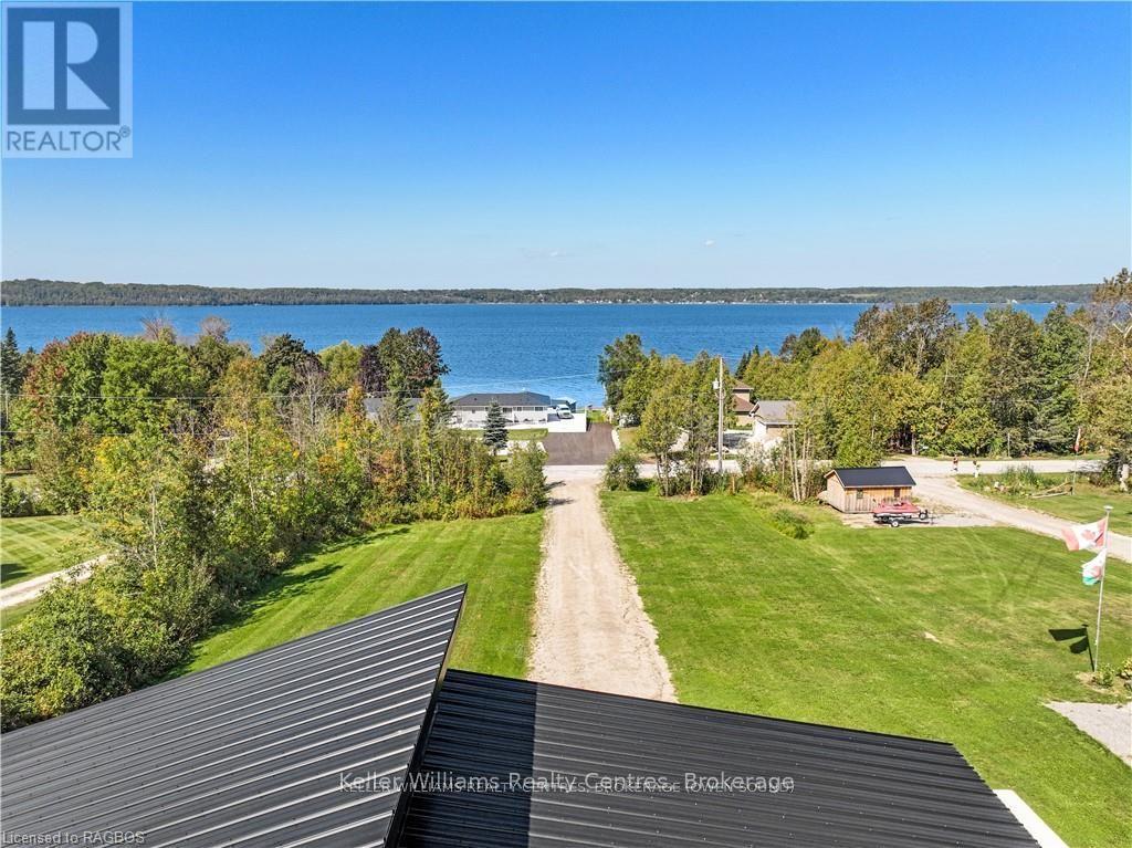 138 Sunset Boulevard, Georgian Bluffs, Ontario  N0H 2T0 - Photo 5 - X12264950