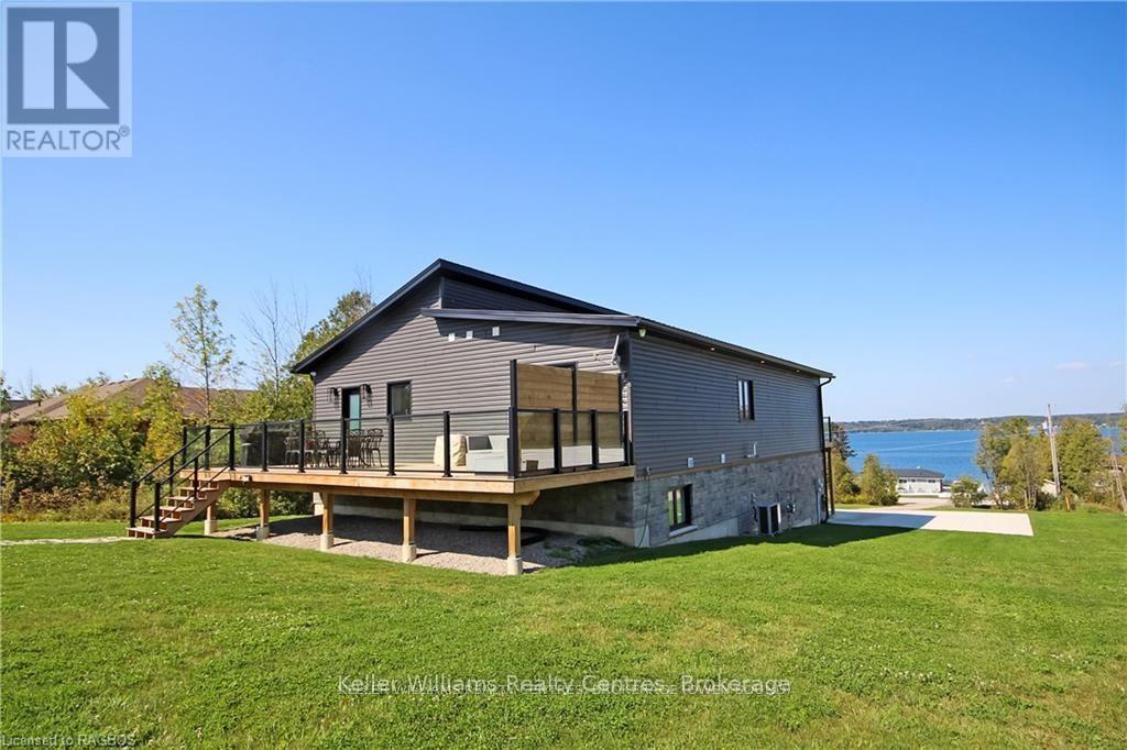 138 Sunset Boulevard, Georgian Bluffs, Ontario  N0H 2T0 - Photo 8 - X12264950