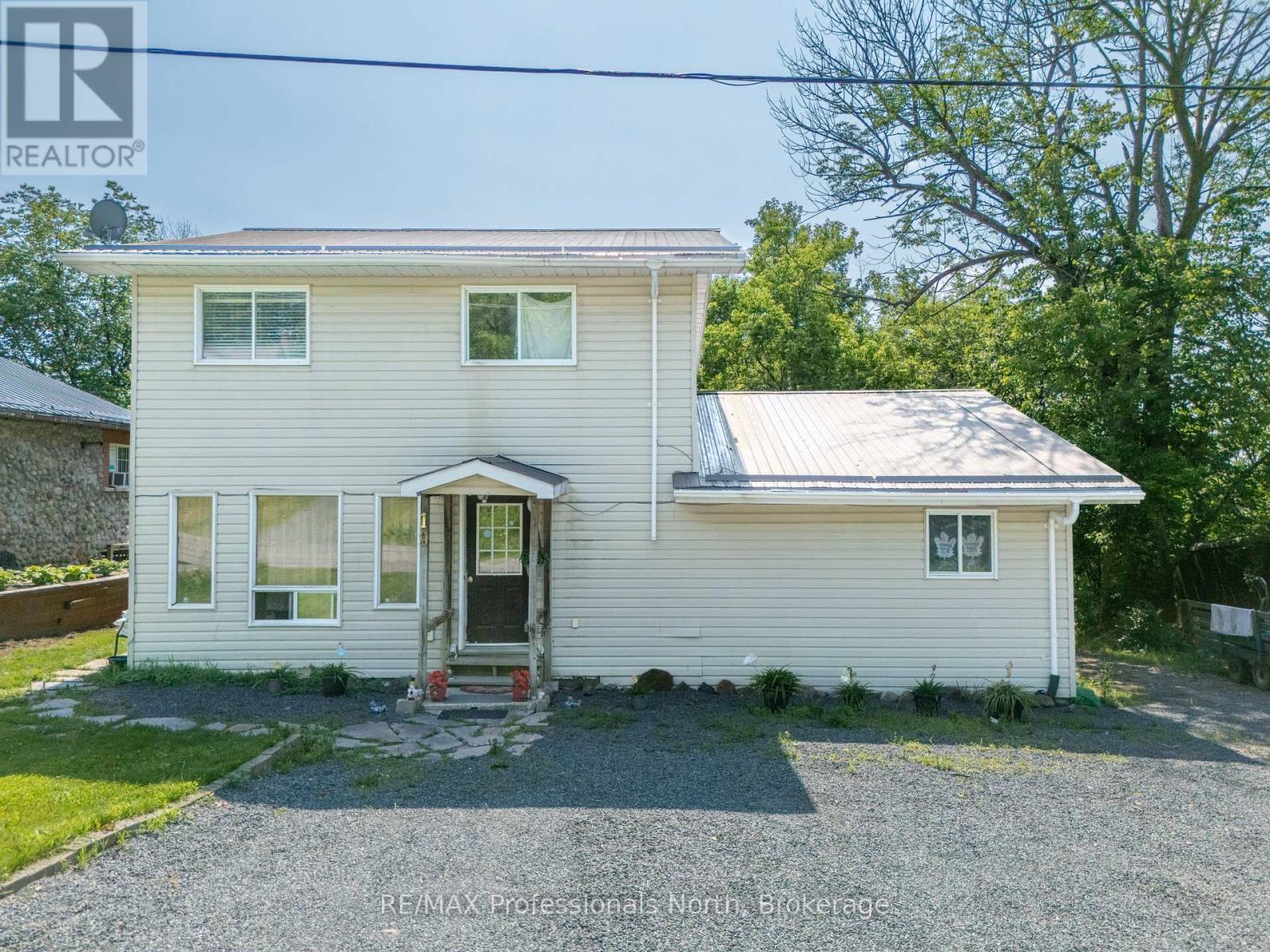 19 Henry Street, Huntsville, Ontario  P1H 1V5 - Photo 4 - X12264958