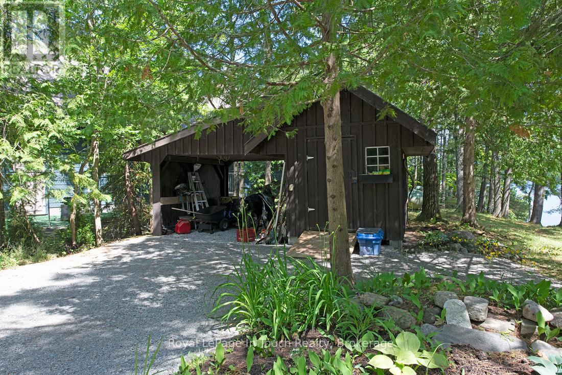 211 Pickerel Point Road, Georgian Bay, Ontario  L0K 1S0 - Photo 13 - X12265333