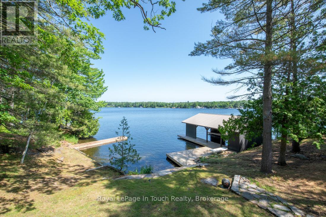 211 Pickerel Point Road, Georgian Bay, Ontario  L0K 1S0 - Photo 14 - X12265333