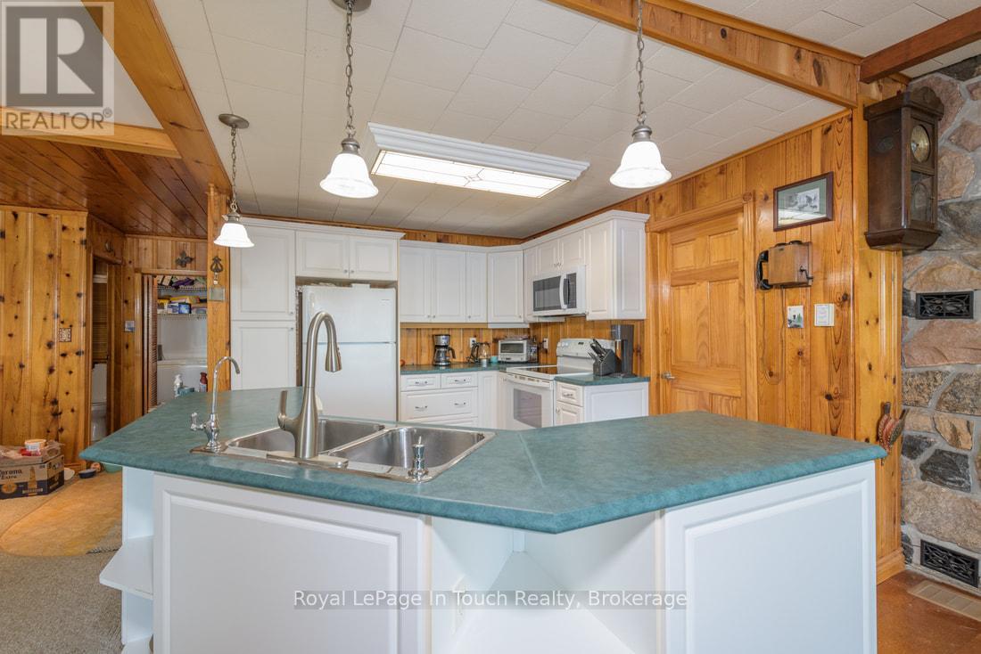 211 Pickerel Point Road, Georgian Bay, Ontario  L0K 1S0 - Photo 17 - X12265333