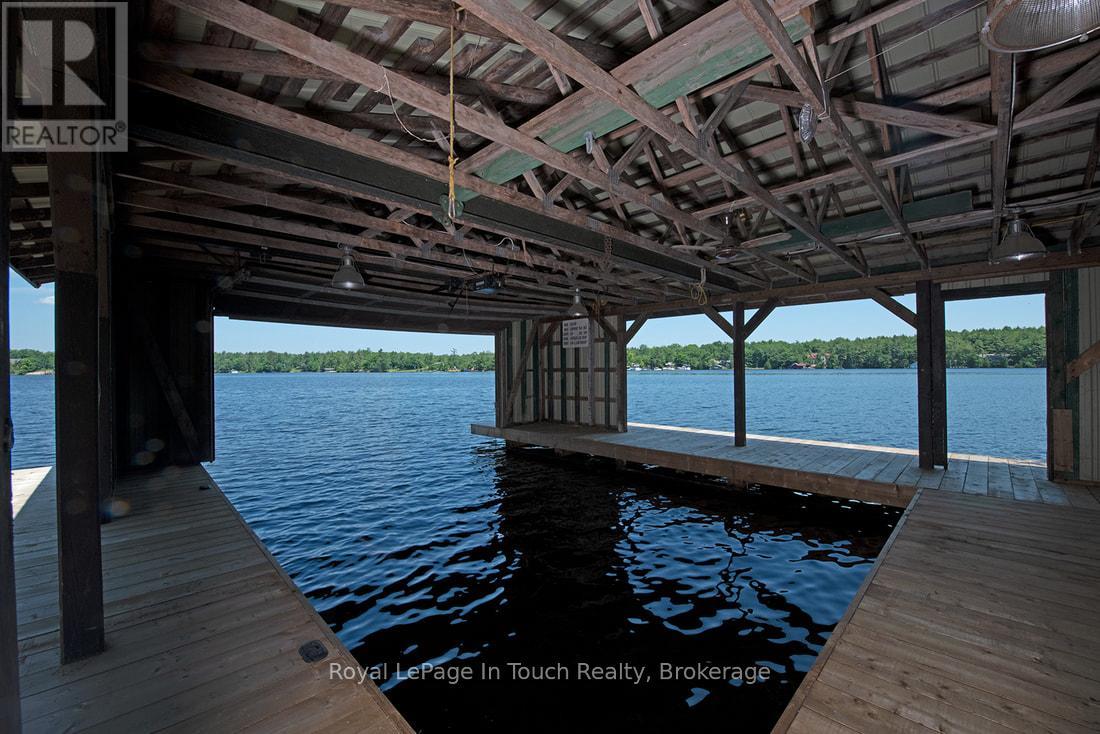 211 Pickerel Point Road, Georgian Bay, Ontario  L0K 1S0 - Photo 37 - X12265333