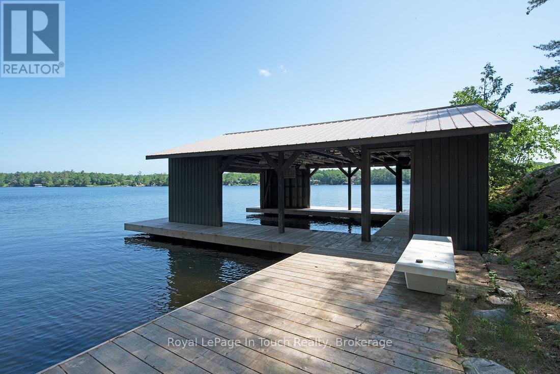 211 Pickerel Point Road, Georgian Bay, Ontario  L0K 1S0 - Photo 38 - X12265333