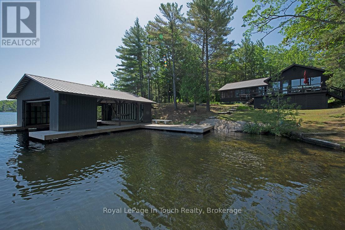 211 Pickerel Point Road, Georgian Bay, Ontario  L0K 1S0 - Photo 4 - X12265333