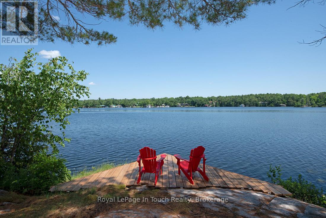 211 Pickerel Point Road, Georgian Bay, Ontario  L0K 1S0 - Photo 7 - X12265333