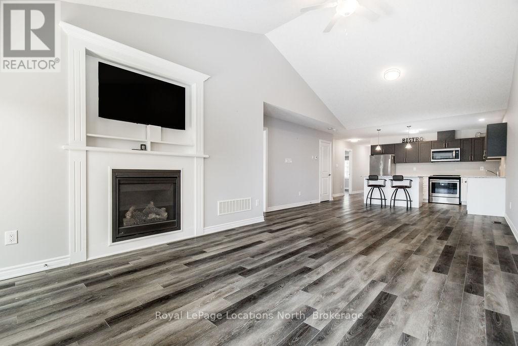 26 Ivy Crescent, Wasaga Beach, Ontario  L9Z 0H8 - Photo 10 - S12265425