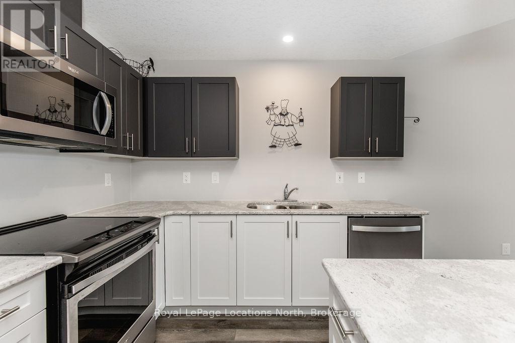 26 Ivy Crescent, Wasaga Beach, Ontario  L9Z 0H8 - Photo 19 - S12265425