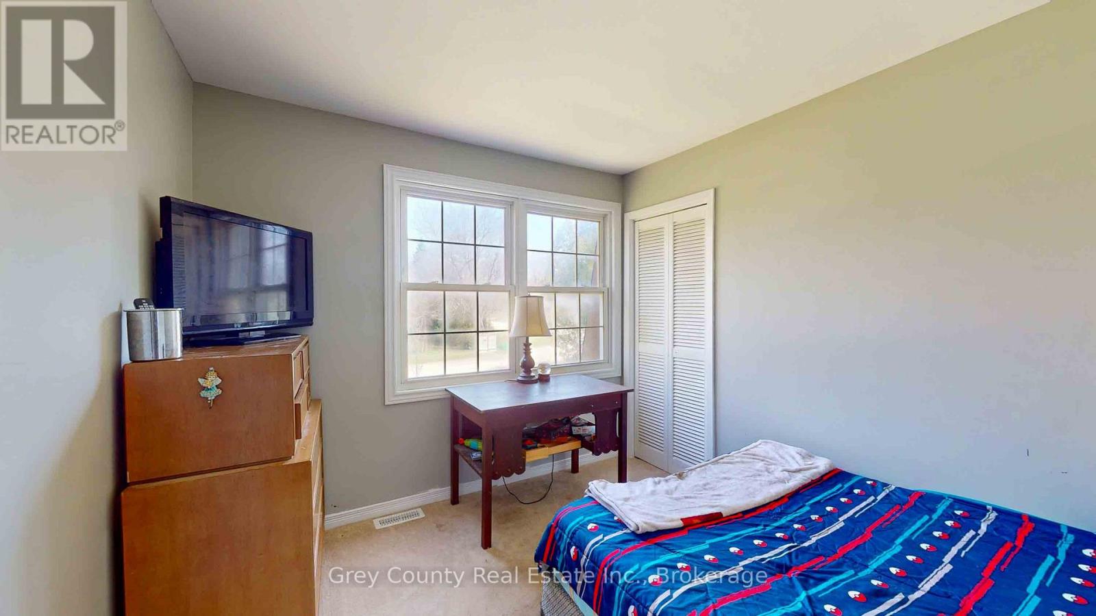 102 Glenwood Place, West Grey, Ontario  N0C 1H0 - Photo 17 - X12265496