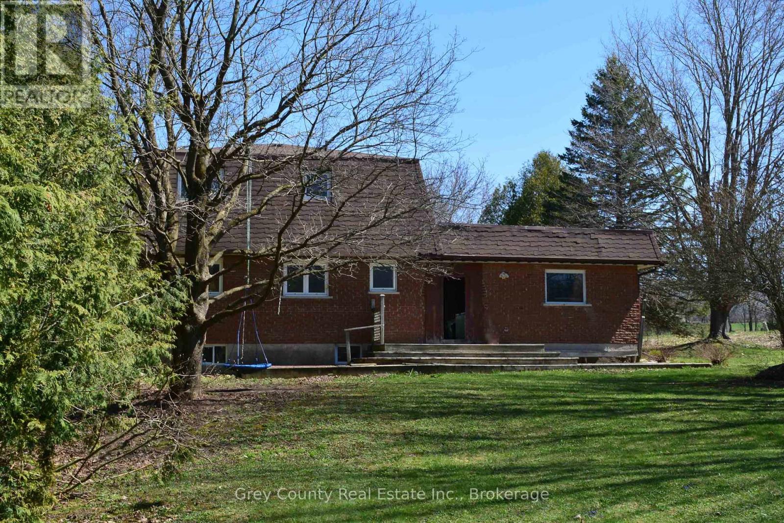 102 Glenwood Place, West Grey, Ontario  N0C 1H0 - Photo 33 - X12265496