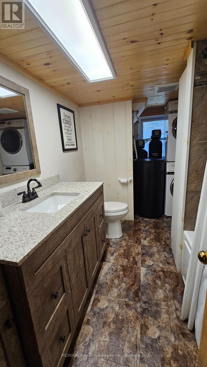 549 Stokes Bay Road, Northern Bruce Peninsula, Ontario  N0H 1W0 - Photo 10 - X12265741