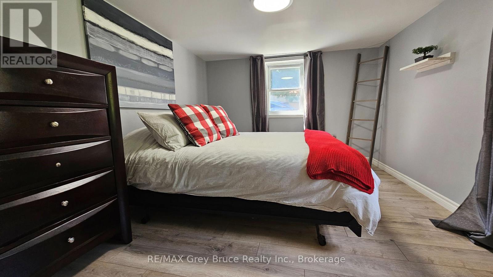 549 Stokes Bay Road, Northern Bruce Peninsula, Ontario  N0H 1W0 - Photo 12 - X12265741