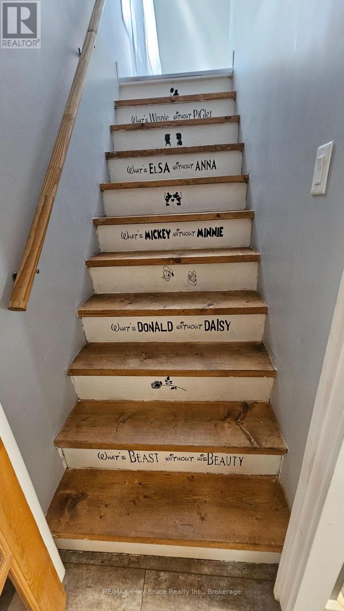 549 Stokes Bay Road, Northern Bruce Peninsula, Ontario  N0H 1W0 - Photo 13 - X12265741