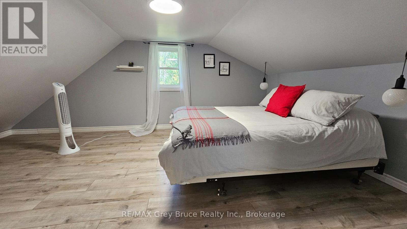 549 Stokes Bay Road, Northern Bruce Peninsula, Ontario  N0H 1W0 - Photo 15 - X12265741