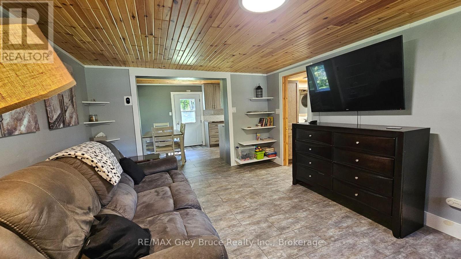 549 Stokes Bay Road, Northern Bruce Peninsula, Ontario  N0H 1W0 - Photo 6 - X12265741