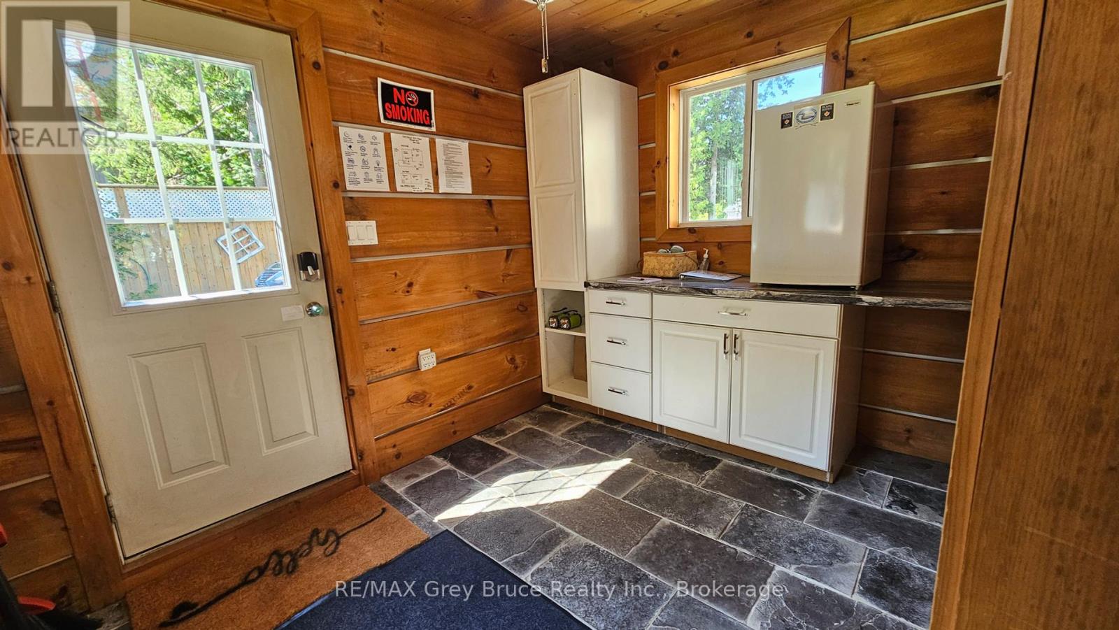 549 Stokes Bay Road, Northern Bruce Peninsula, Ontario  N0H 1W0 - Photo 9 - X12265741