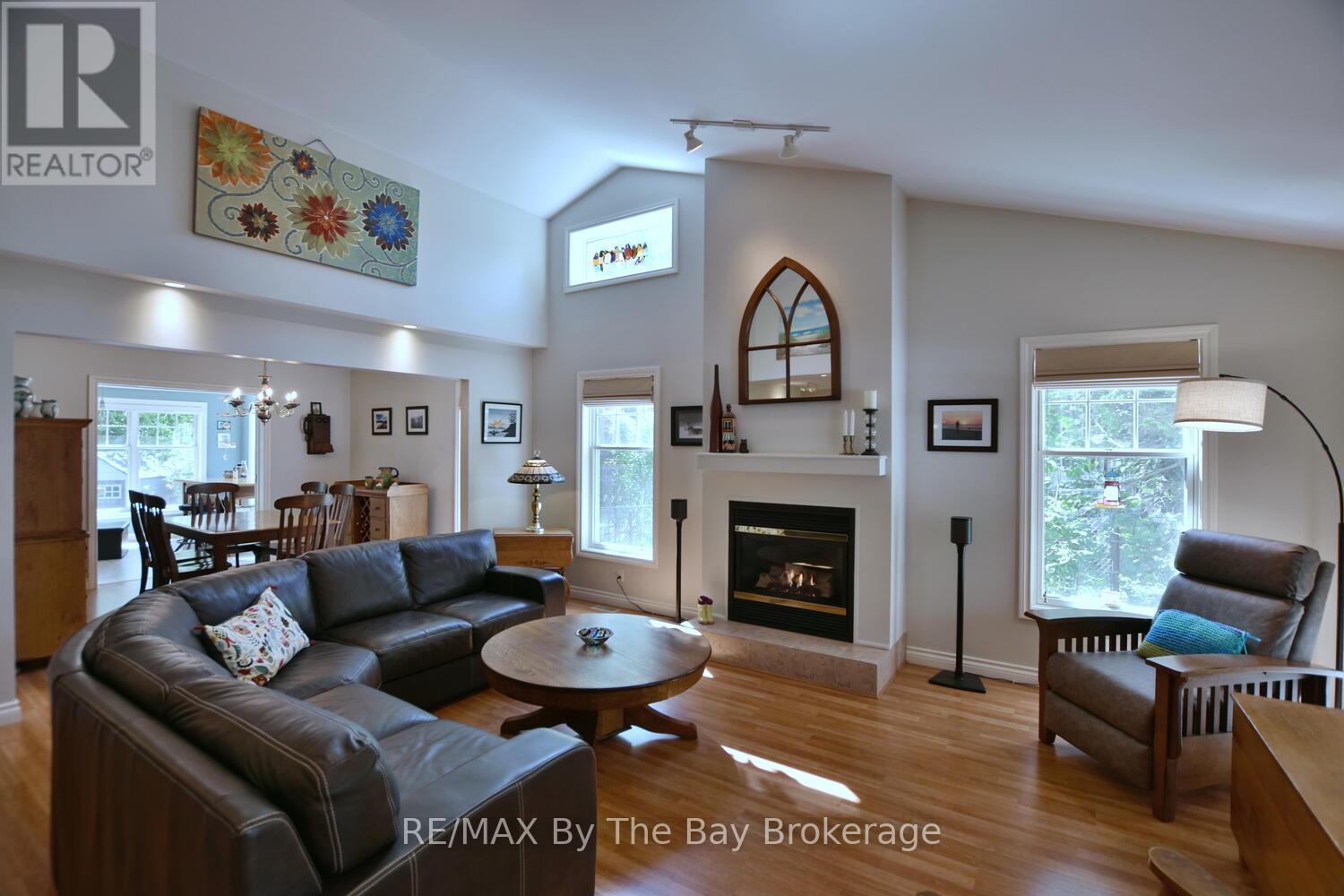 1327 River Road E, Wasaga Beach, Ontario  L9Z 2R7 - Photo 10 - S12265759