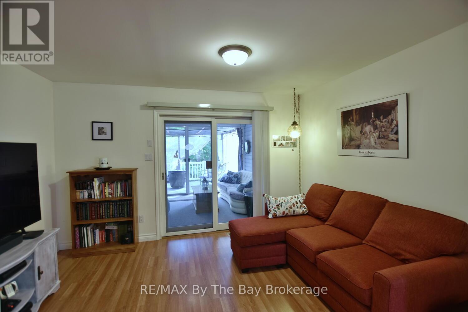 1327 River Road E, Wasaga Beach, Ontario  L9Z 2R7 - Photo 19 - S12265759