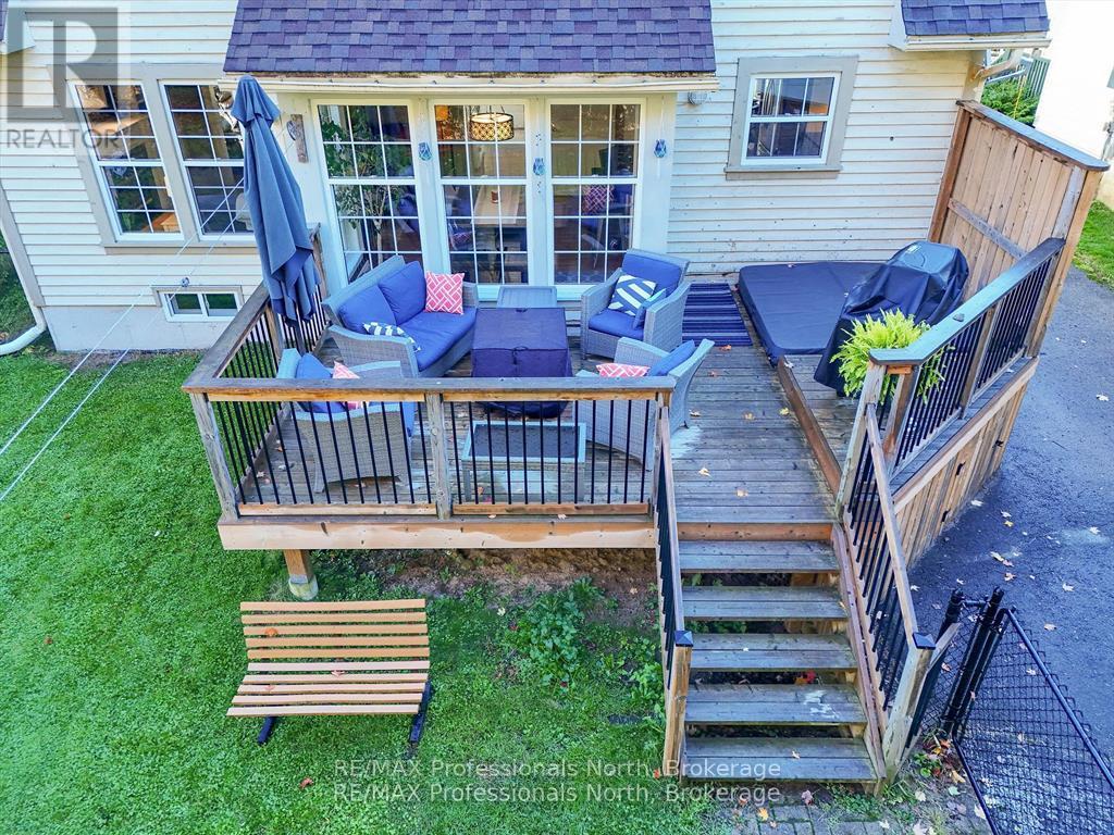 26 Coates Avenue, Bracebridge, Ontario  P1L 1Y5 - Photo 4 - X12265876