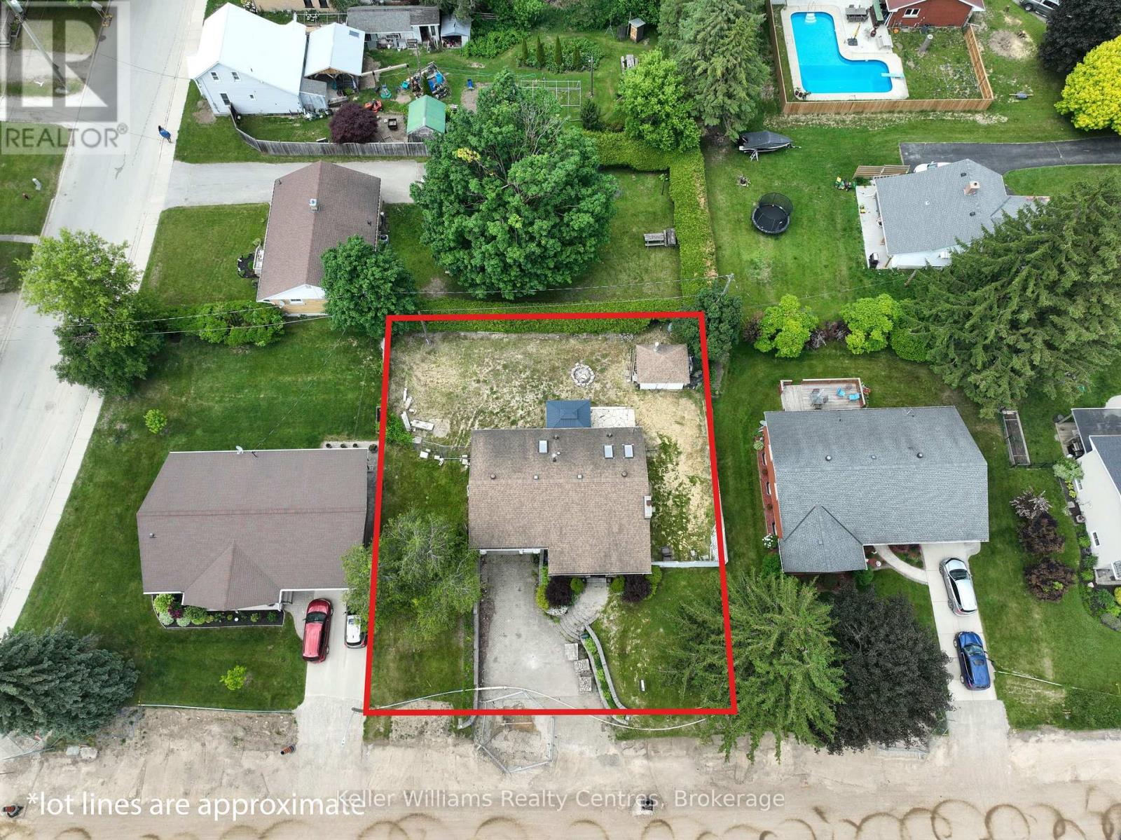 470 7th Street, Hanover, Ontario  N4N 2J4 - Photo 3 - X12265945