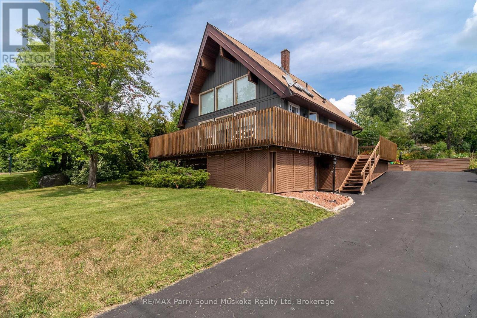 14 Emily Street, Parry Sound, Ontario  P2A 2P3 - Photo 2 - X12266064