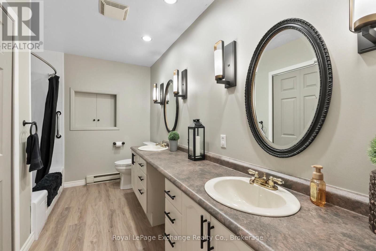 71 Upper Lorne Beach Road, Kincardine, Ontario  N0G 2T0 - Photo 11 - X12266083