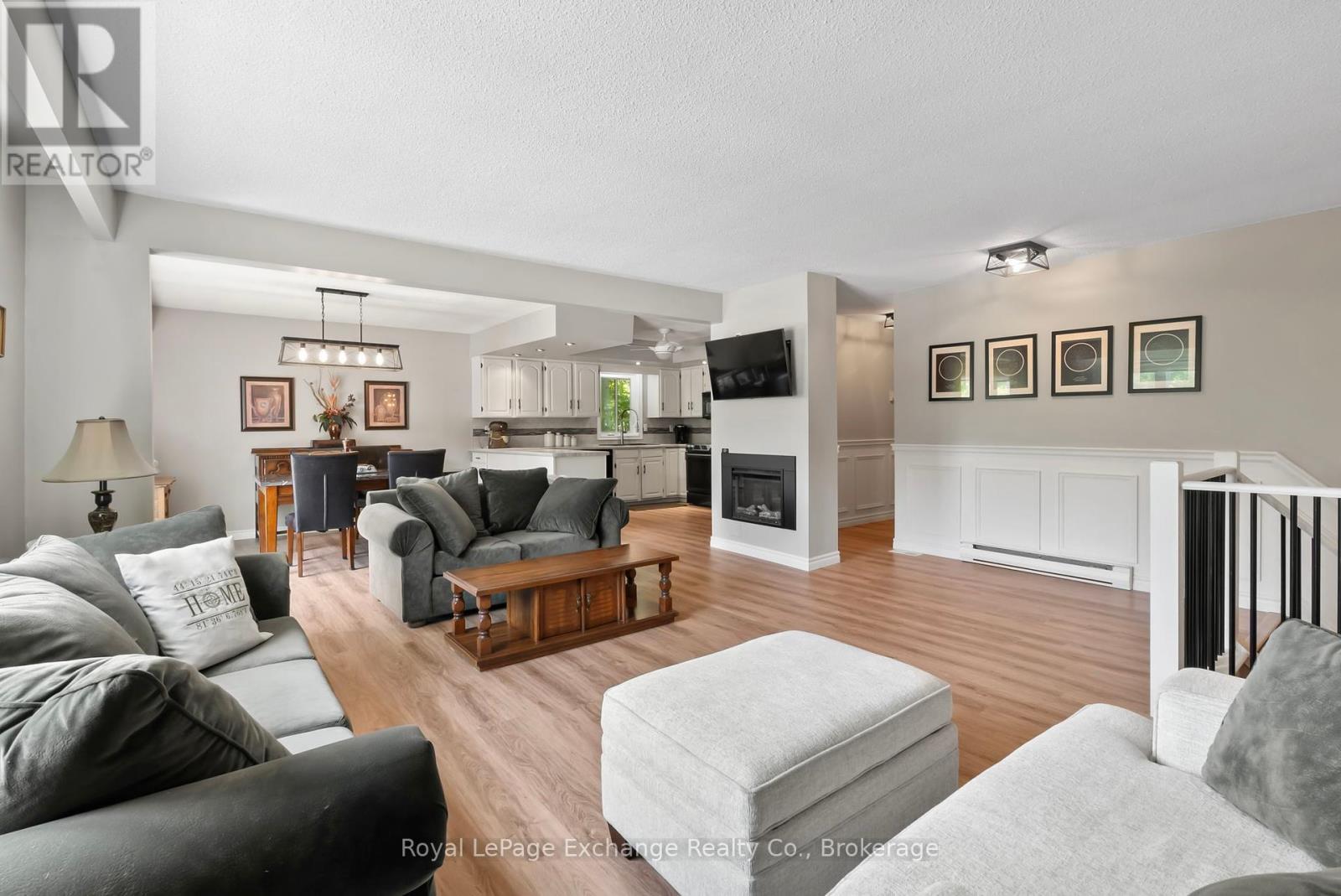 71 Upper Lorne Beach Road, Kincardine, Ontario  N0G 2T0 - Photo 6 - X12266083