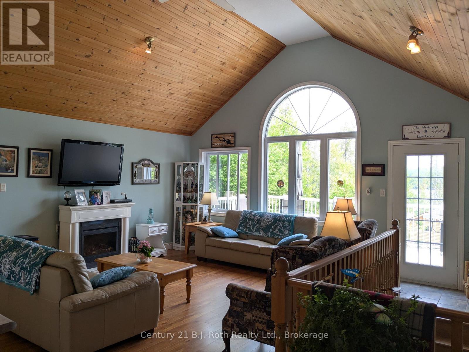 77 Holden Road, Magnetawan, Ontario  P0A 1P0 - Photo 15 - X12266253