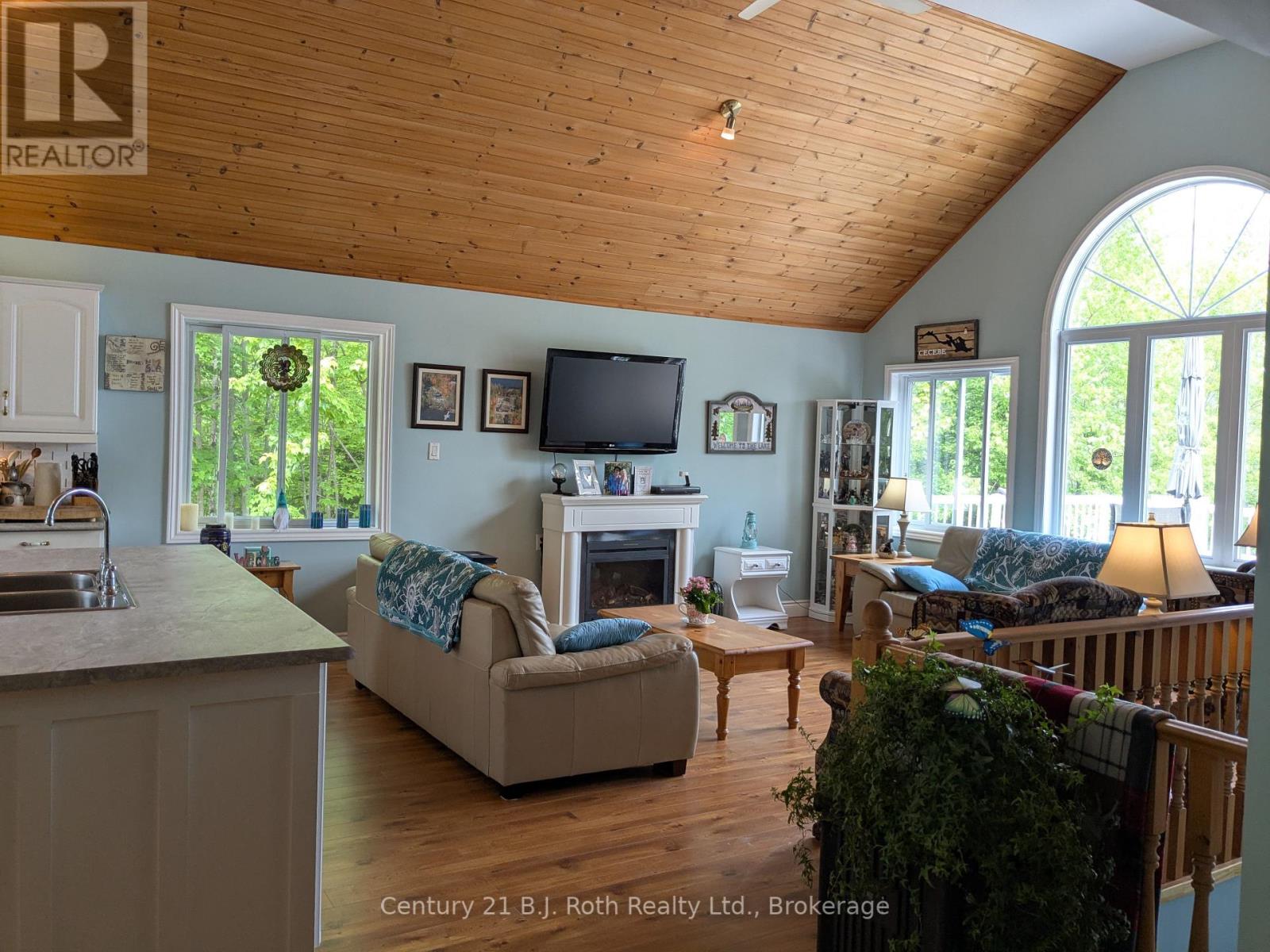 77 Holden Road, Magnetawan, Ontario  P0A 1P0 - Photo 16 - X12266253