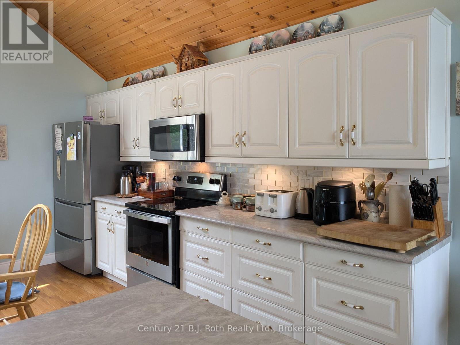 77 Holden Road, Magnetawan, Ontario  P0A 1P0 - Photo 21 - X12266253