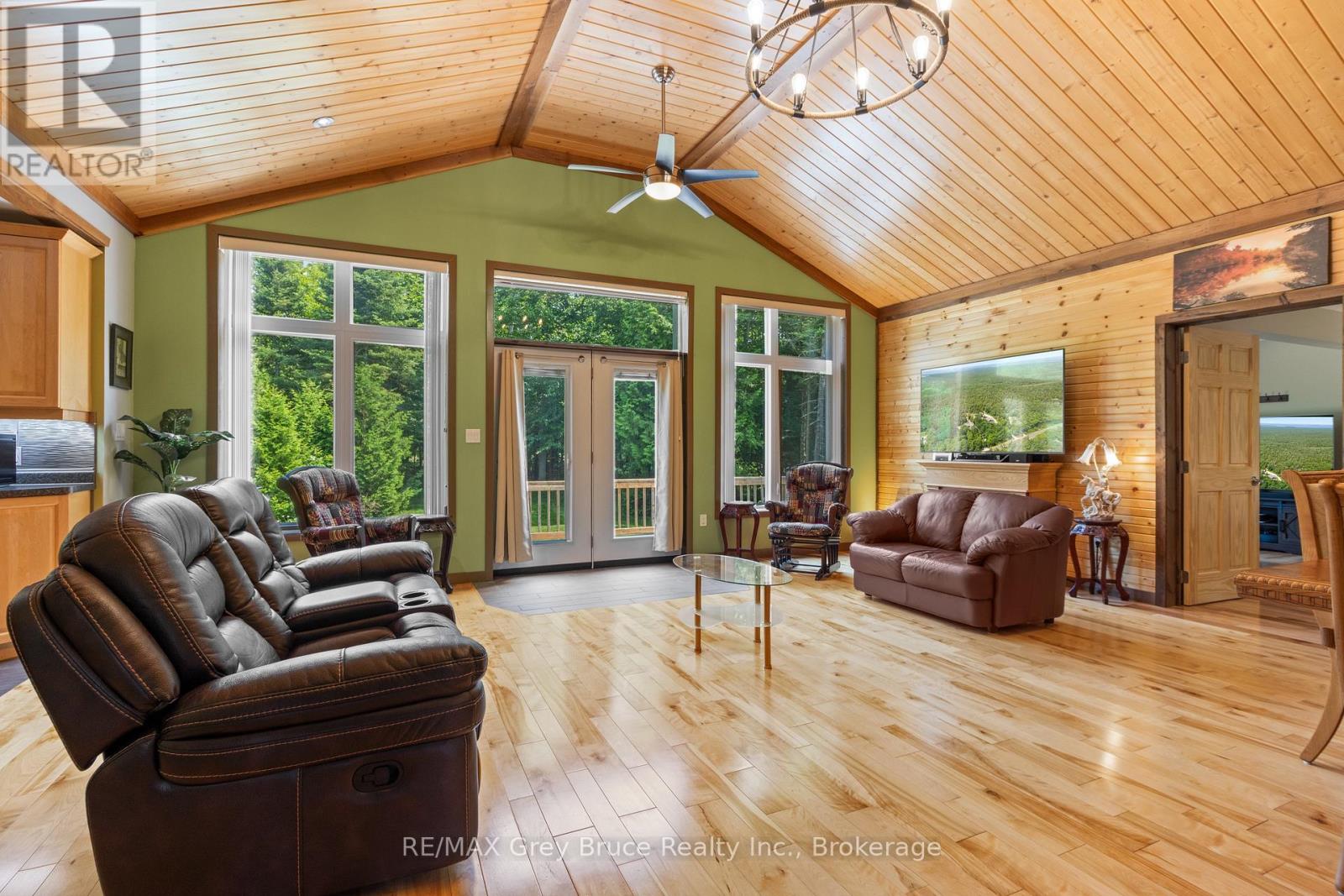 170 Cape Hurd Road, Northern Bruce Peninsula, Ontario  N0H 2R0 - Photo 10 - X12266311