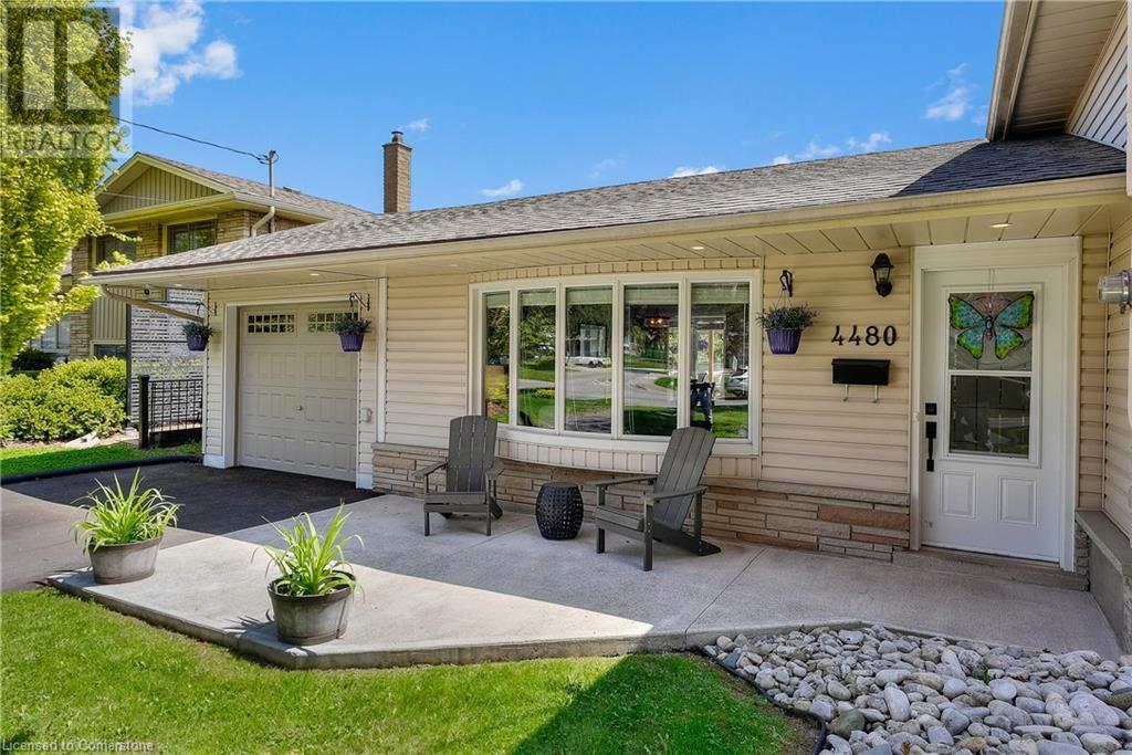 4480 Queensway Garden, Niagara Falls, Ontario  L2E 6P7 - Photo 4 - 40748052