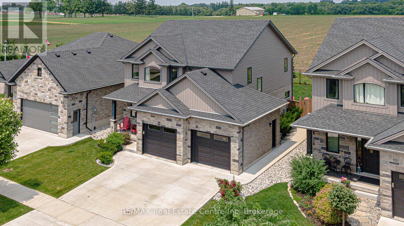 587 HAWTHORNE PLACE, Woodstock, Ontario