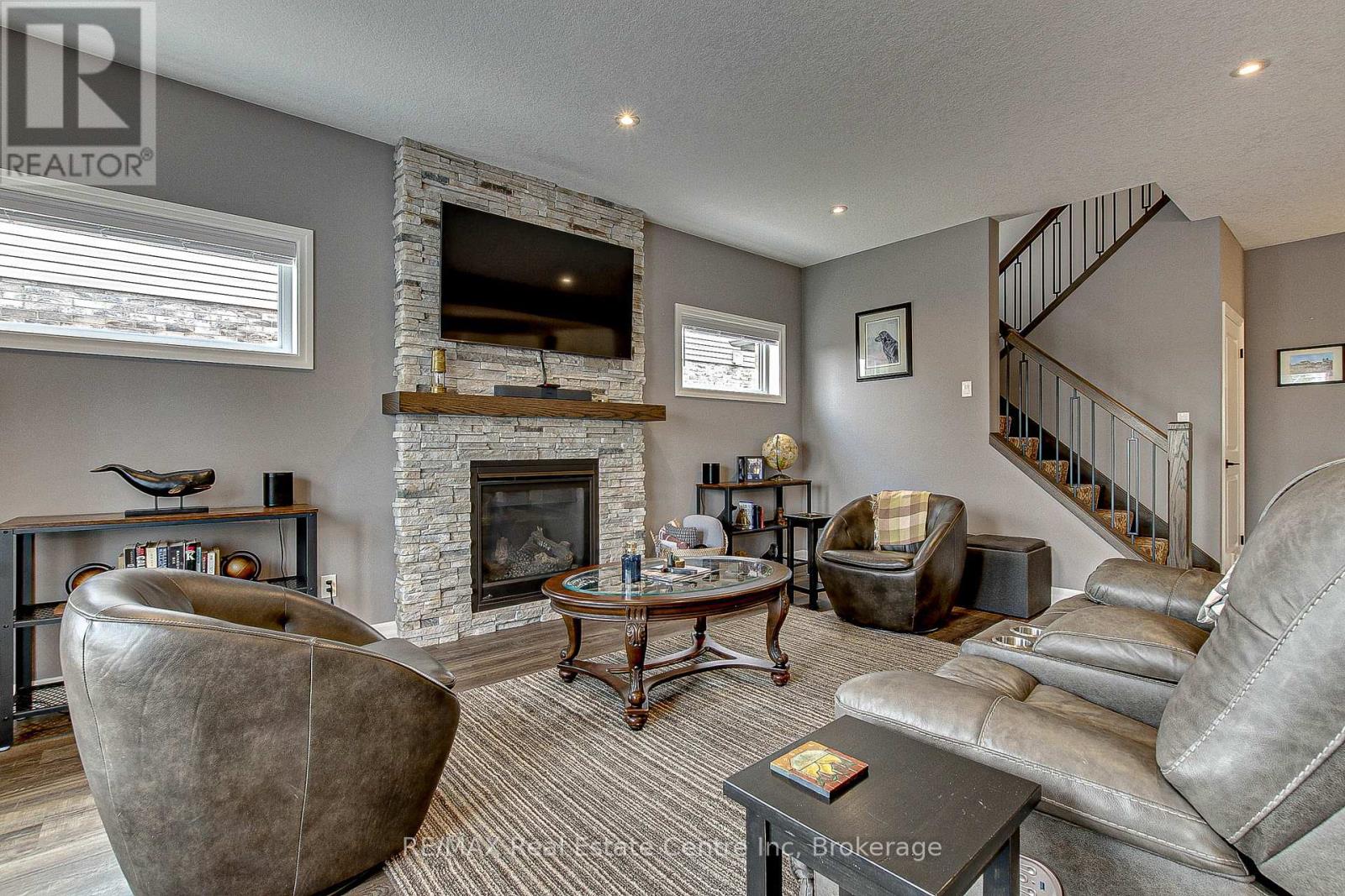 587 Hawthorne Place, Woodstock, Ontario  N4S 0E1 - Photo 10 - X12266452