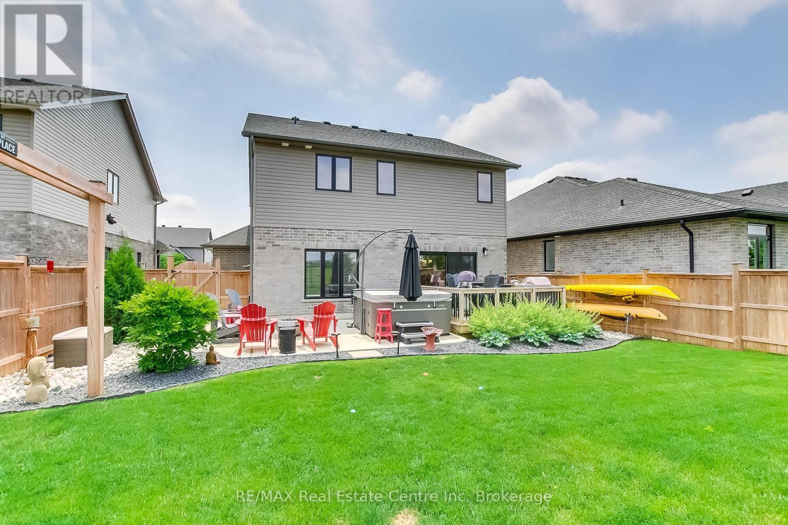 587 Hawthorne Place, Woodstock, Ontario  N4S 0E1 - Photo 37 - X12266452