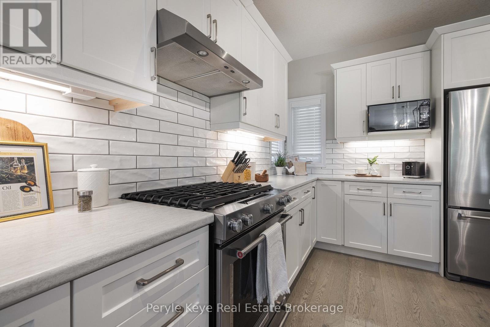 73 Selkirk Drive, Huntsville, Ontario  P1H 0C6 - Photo 14 - X12266519