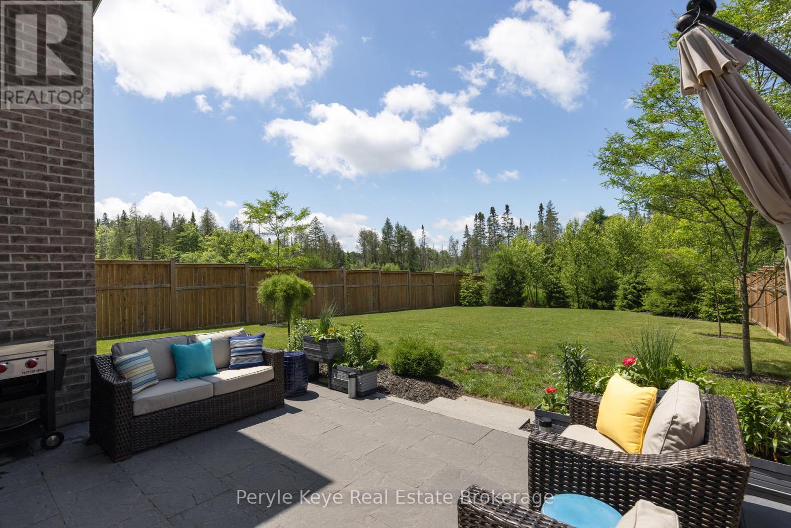 73 Selkirk Drive, Huntsville, Ontario  P1H 0C6 - Photo 4 - X12266519