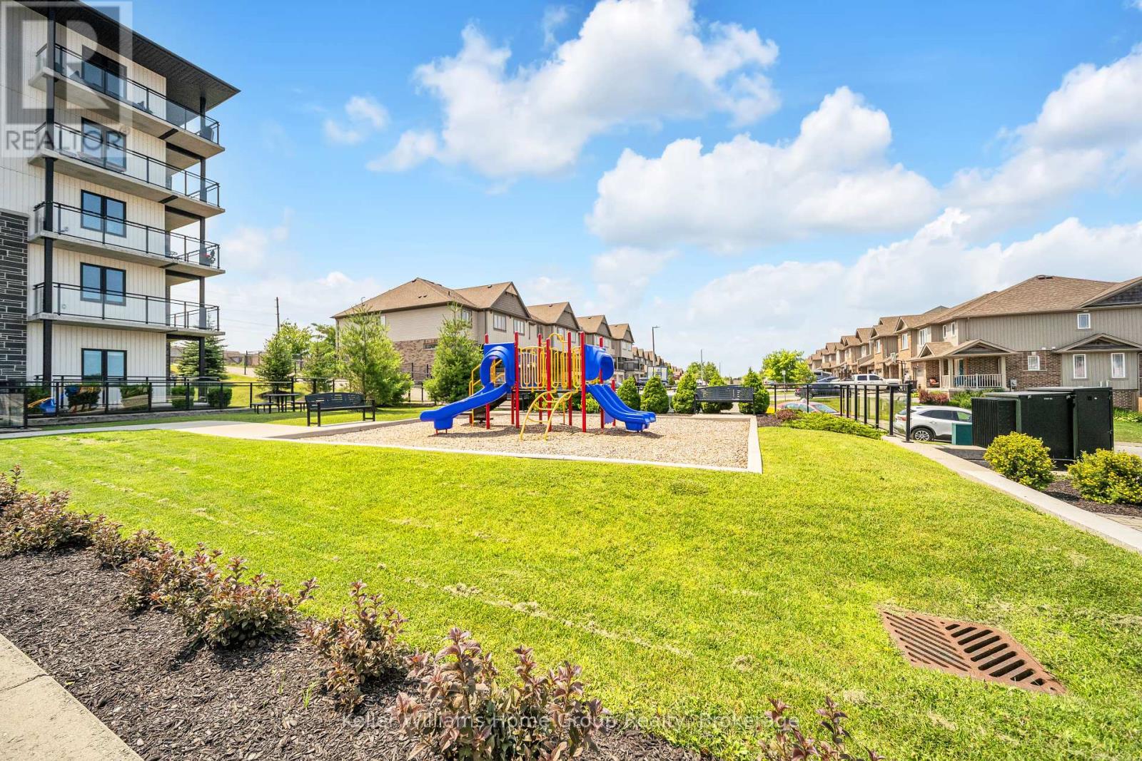 412 - 108 Summit Ridge Drive, Guelph, Ontario  N1E 0P8 - Photo 4 - X12266523