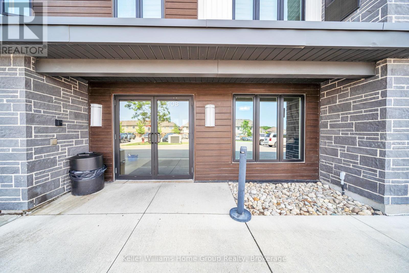 412 - 108 Summit Ridge Drive, Guelph, Ontario  N1E 0P8 - Photo 5 - X12266523