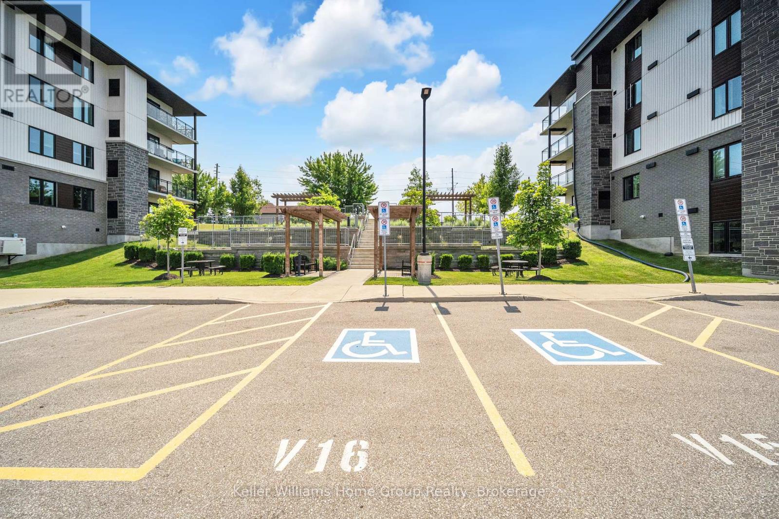 412 - 108 Summit Ridge Drive, Guelph, Ontario  N1E 0P8 - Photo 6 - X12266523