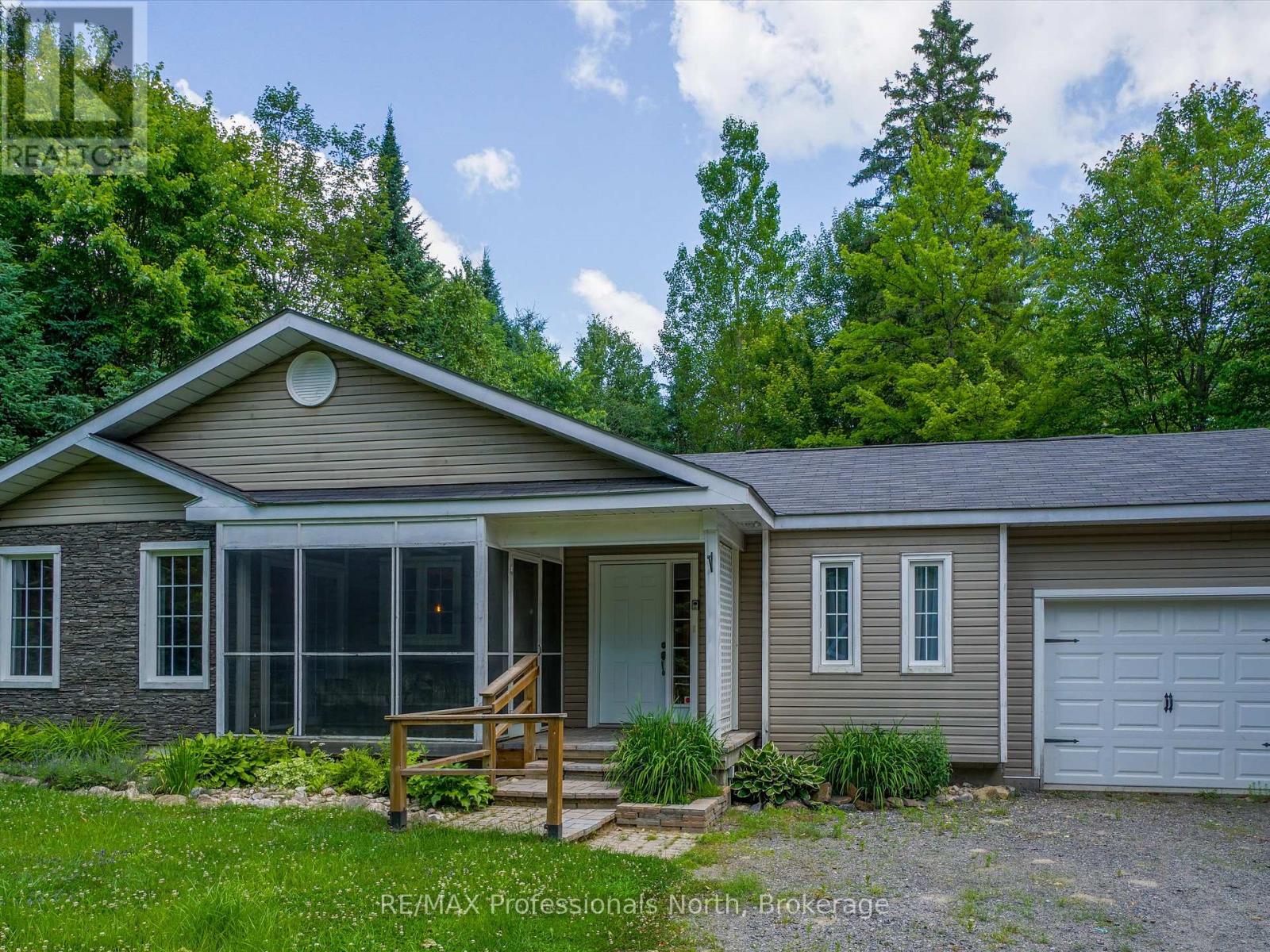 149 Balsam Chutes Road, Huntsville, Ontario  P0B 1L0 - Photo 2 - X12266527