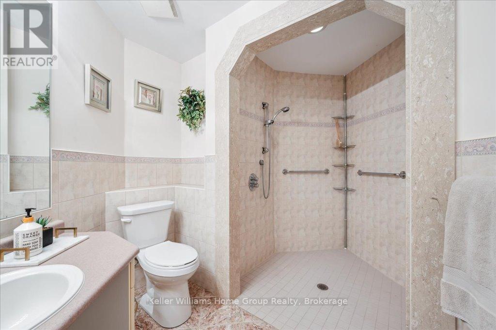38 Oakridge Crescent, Guelph, Ontario  N1L 1J3 - Photo 18 - X12266645